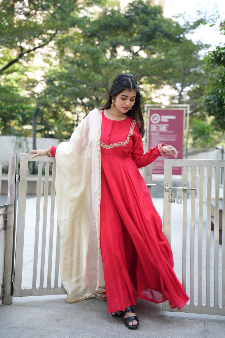 RED CHENDERI SUIT