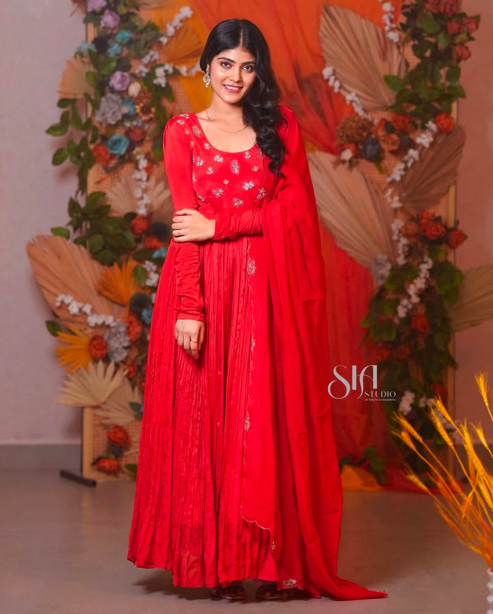 RED CHININ SUIT
