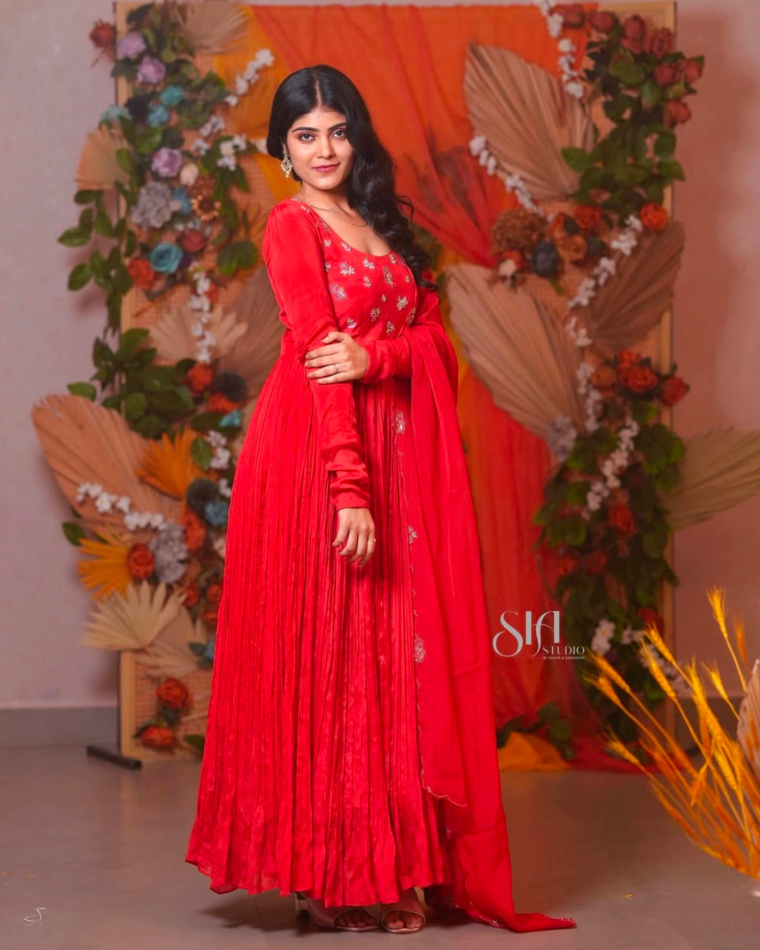 RED CHININ SUIT